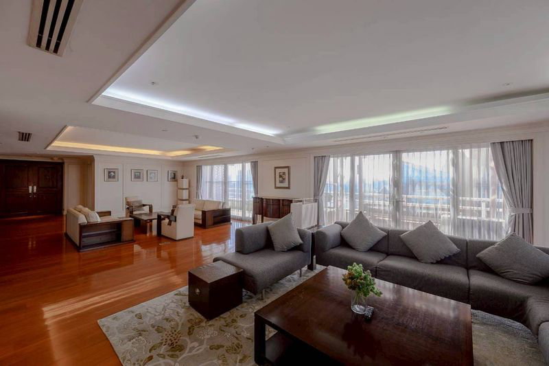 รูป #ขาย "Rare Item" คอนโด Las Colinas Duplex Penthouse ใจกลางอโศก | Size 698.47 Sqm. | 5 Beds | ชั้นบนสุด Build-in ครบพร้อมเข้าอยู่ - รูปที่ 2/16
