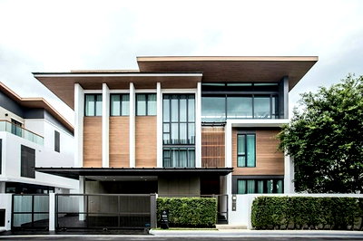 เช่าบ้านเดี่ยว MRT พัฒนาการ : LTH7379 – House in Onnut FOR RENT 5 beds 6 baths Size 620 Sq.M. Near BTS Onnut Station ONLY 800k/month