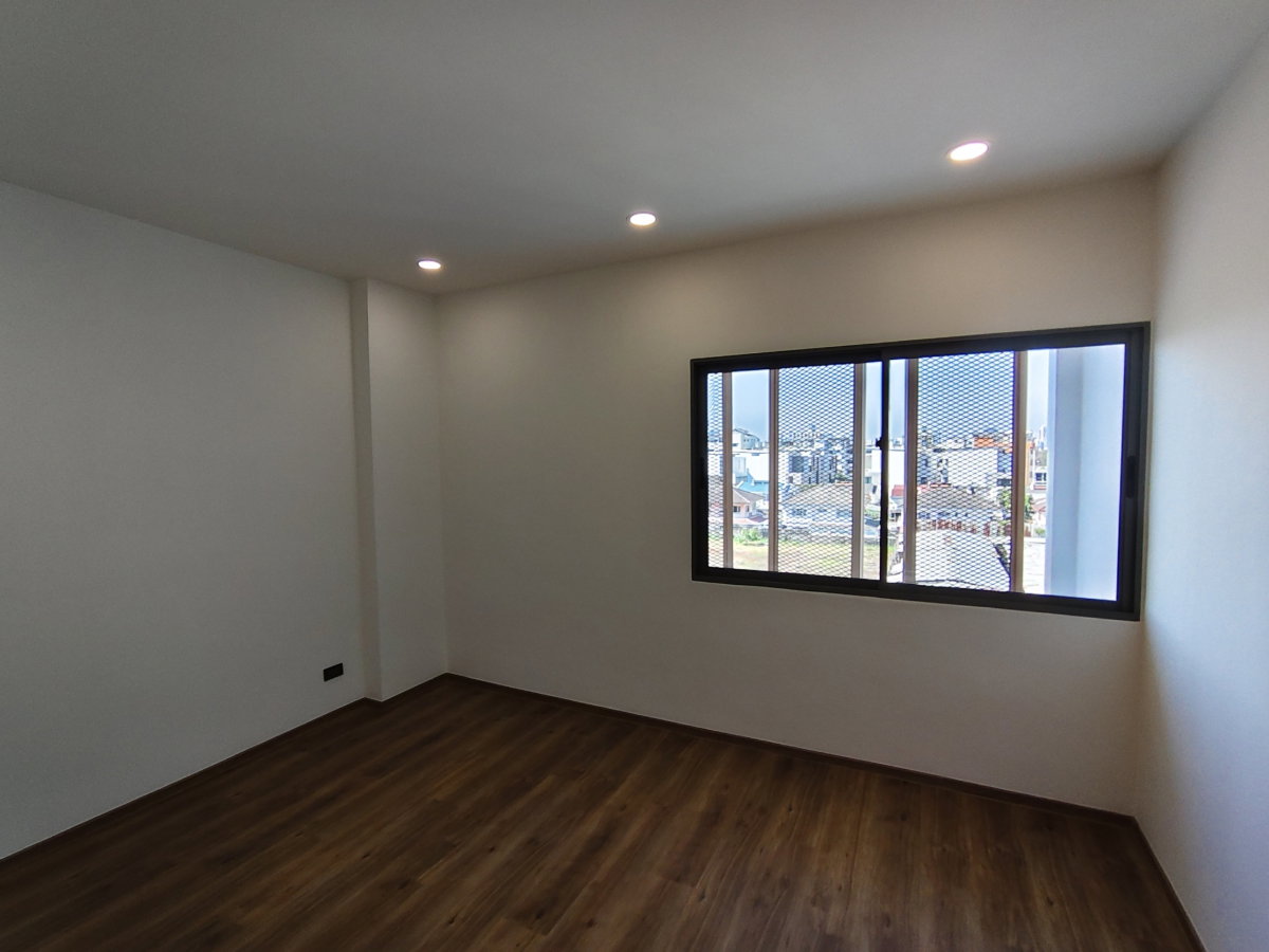 รูป [ขาย] SHO PHATTHANAKARN 32 ทาวน์โฮม ขนาด 4.5 ชั้น (Unit no: 68) - รูปที่ 21/67