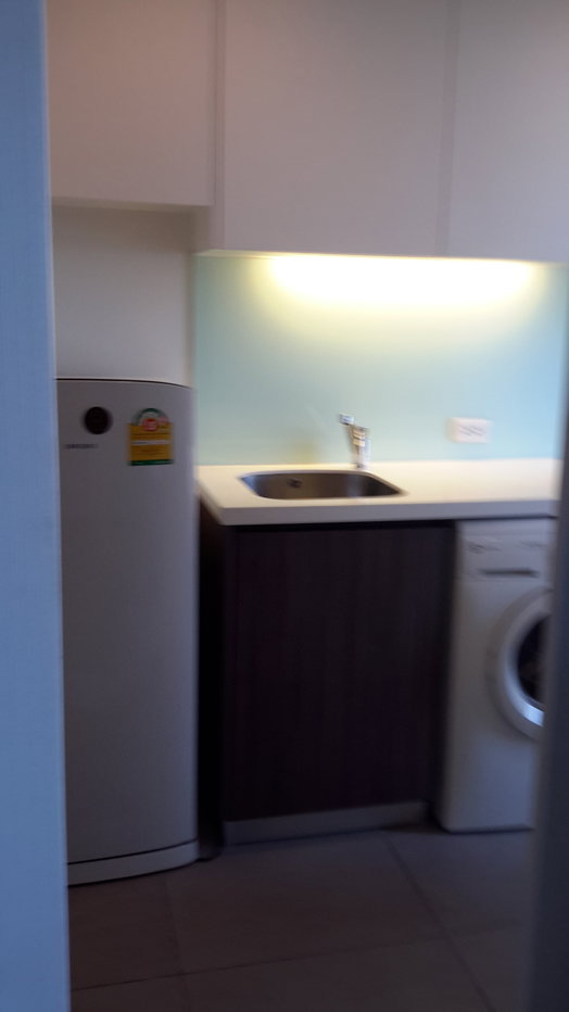 รูป Urbano Absolute Sathorn Taksin【𝐒𝐄𝐋𝐋 & 𝐑𝐄𝐍𝐓】🔥ห้องโทนมินิมอลอบอุ่น เพิ่มเสน่ห์ให้ทุกมุมการใช้ชีวิต🔥 ติดต่อไลน์ไอดี: @hacondo - รูปที่ 4/6