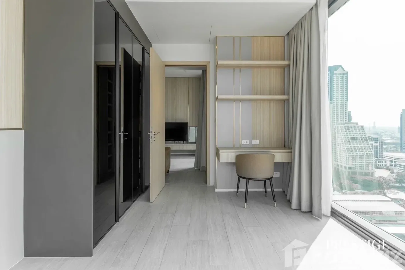 picture . 5372301 - 8/9