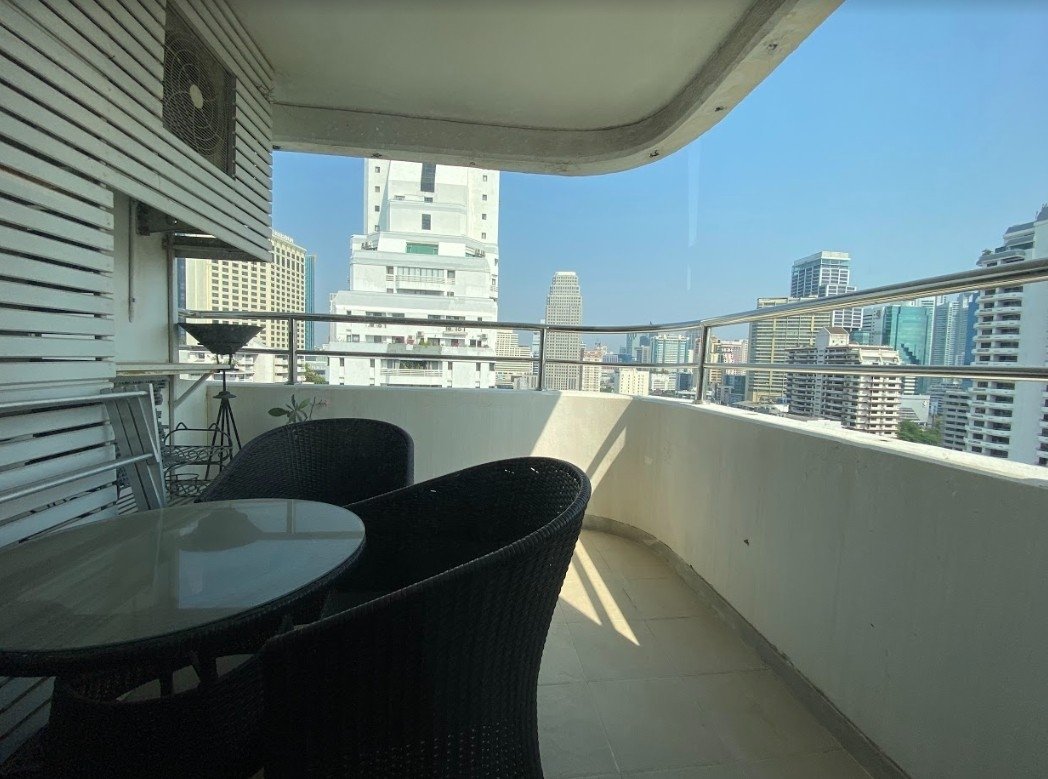 รูป LTHC7355– Sukhumvit Casa FOR SALE 3 beds 3 baths size 210 Sq.M.Near BTS Asok station ONLY 18.5 MB - รูปที่ 8/8