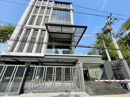 รูปภาพ ให้เช่า Home Office หรู 4.5 ชั้น โครงการ Sage Thonglor | พร้อมลิฟต์และสระว่ายน้ำส่วนตัว | ทำเลทองหล่อ 25 ใจกลางเมือง