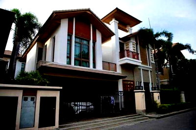 บ้านเดี่ยว เจ อเวนิว ทองหล่อ : LTHC7434 – House in Phrakanong FOR SALE 4 beds 4 baths Size 394 Sq.M. Near BTS Phrakanong Station ONLY 69 MB