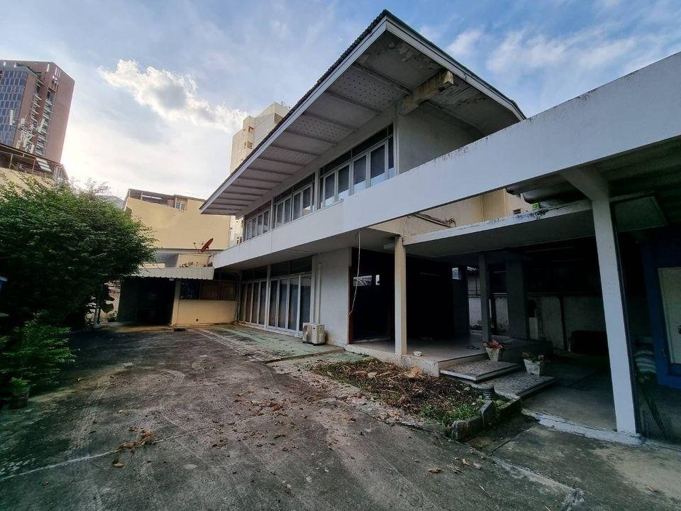 picture LTH6993 – House FOR RENT in Phra Kanong 3 beds 3 baths 180 sq.M. Near BTS Phra Khanong station ONLY 70k/month - 1/7