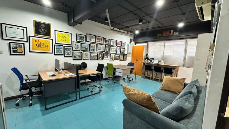 ปล่อยเช่าตึก3ชั้น RCAพระราม9 ตรงข้ามRoute66 ออฟฟิศ สำนักงาน ร้าน พิราทิส สตูดิโอ 3ชั้น 170ตรม ชั้น2-4 พื้นที่เป็นห้องเปล่าๆ มีแอร์ ไม่มีเฟอร์ 35,000