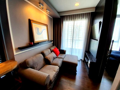 Condos for sale : SK102/Condo for sale The Lumpini 24, potential location in the heart of Sukhumvit, near BTS Phrom Phong.