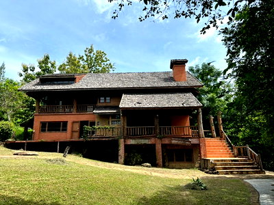 บ้านเดี่ยว สระบุรี : 🌿 ขายที่ดินพร้อมบ้านไม้สัก มวกเหล็ก สระบุรี วิวธรรมชาติ ใกล้สนามกอล์ฟ 🌿