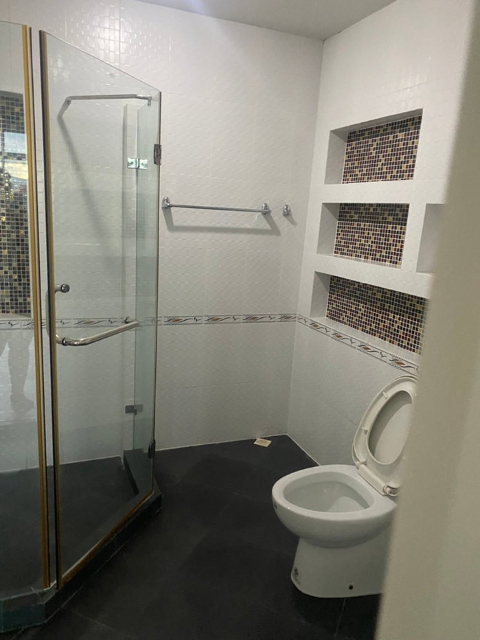 รูป ทาวน์เฮาส์ 3 ชั้นให้เช่าในลาดพร้าว 4 ห้องนอน 5 ห้องน้ำ จอดรถ 2 คัน – 29,000 บาท - รูปที่ 15/41