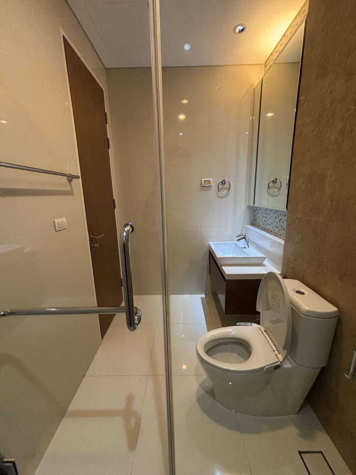 รูป 🔥ให้เช่า Bright Sukhumvit 24 ห้องสวยพร้อมอ่างอาบน้ำ ลัคชูรี่สุดๆ ชั้นสูง วิวเมือง ราคาดีมาก 💗 | Code DS2400 Line : @Dstay - รูปที่ 10/10