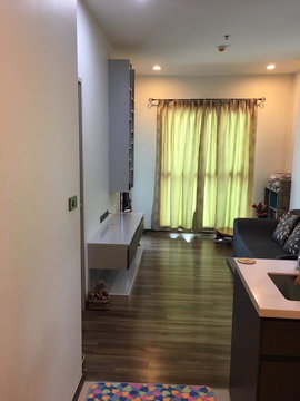 Large 1-Bedroom Condo 40 sqm Near BTS Phra Khanong – Great Price Wyne Sukhumvit