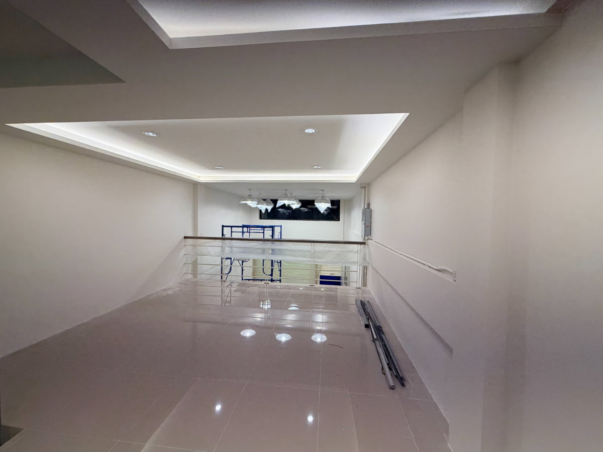 รูป ให้เช่าอาคารพาณิชย์หัวหิน ตึกแถวหัวหินติดถนนเพชรเกษม ใกล้ตลาดไนท์ ทำเลทอง รีโนเวทใหม่ พร้อมเปิดร้าน - รูปที่ 4/10