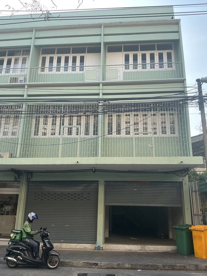 รูป WS6906 🔥 Rare Item! Home Office + Warehouse ใจกลางสุขุมวิท 36 ใกล้ทองหล่อ 🔥เช่าเพียง 280,000 บาท/เดือน - รูปที่ 1/33