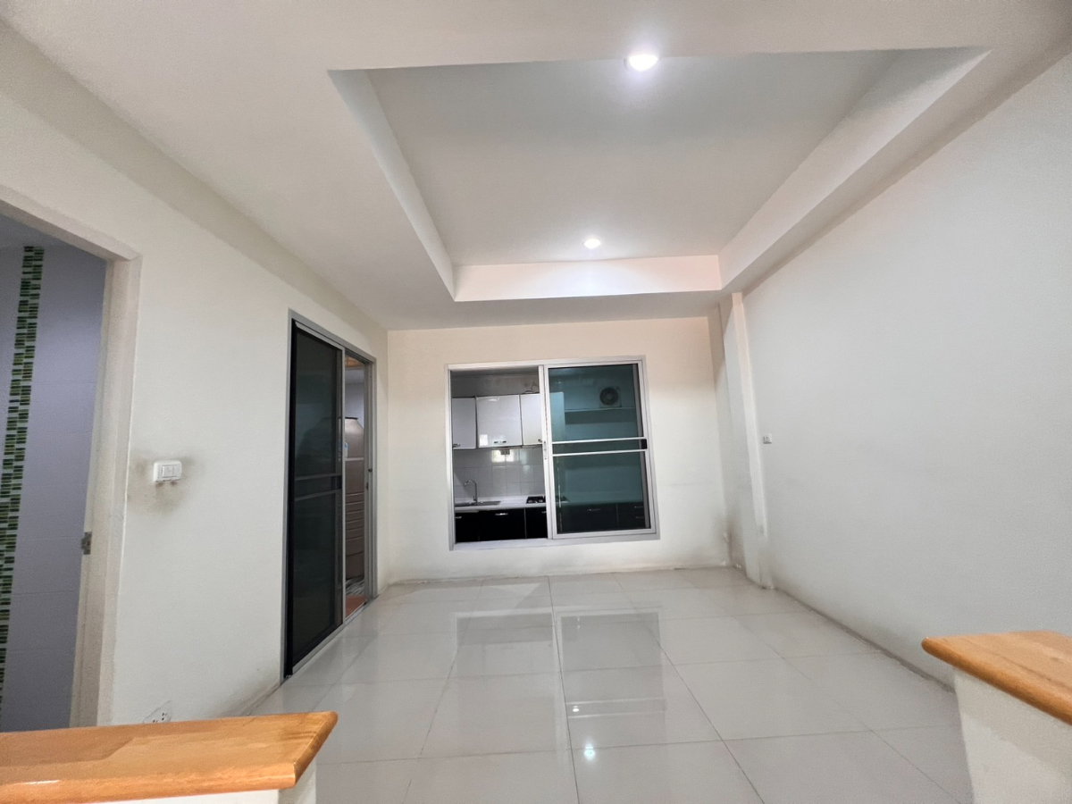 รูป 🎉 ขายทาวน์โฮม 3 ชั้น 20.5 ตรว 🌟 โครงการเออเบิร์นธารา สุขสวัสดิ์ 70 - ประชาอุทิศ 🌟 พื้นที่เยอะ 170 ตรม 😍 ราคา 2.85 ล้าน ( ต่อรองได้ ) - รูปที่ 4/25