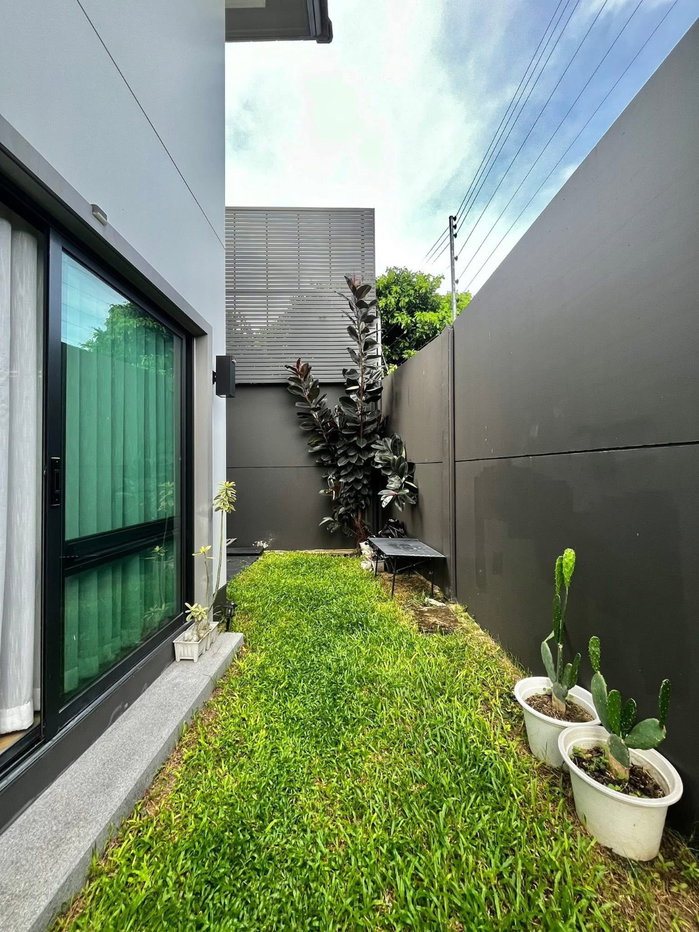 picture For rent Setthasiri Rama5 4 bed 3 bath - 8/9