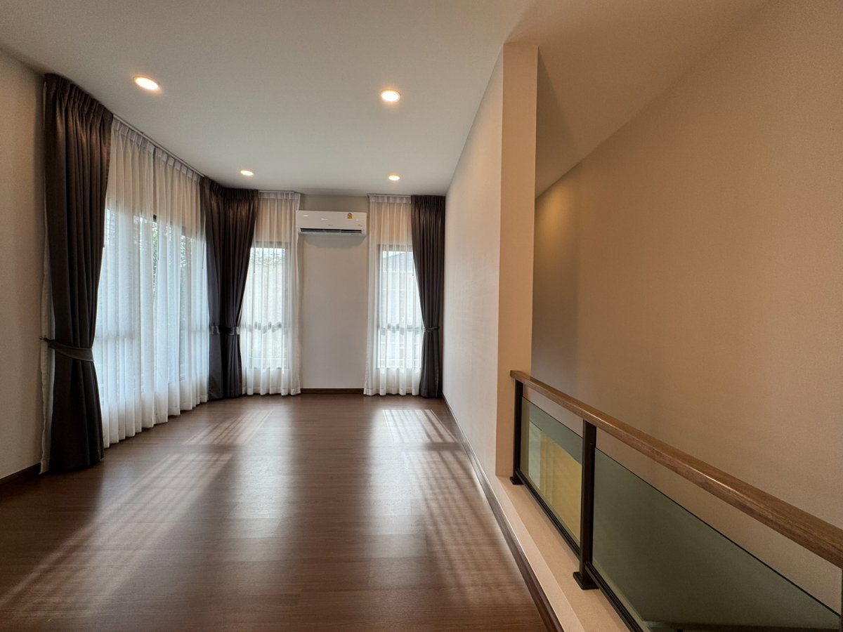 picture S04-0109 Luxury Single House for Rent or Sale: THE CITY BANGNA - 19/61