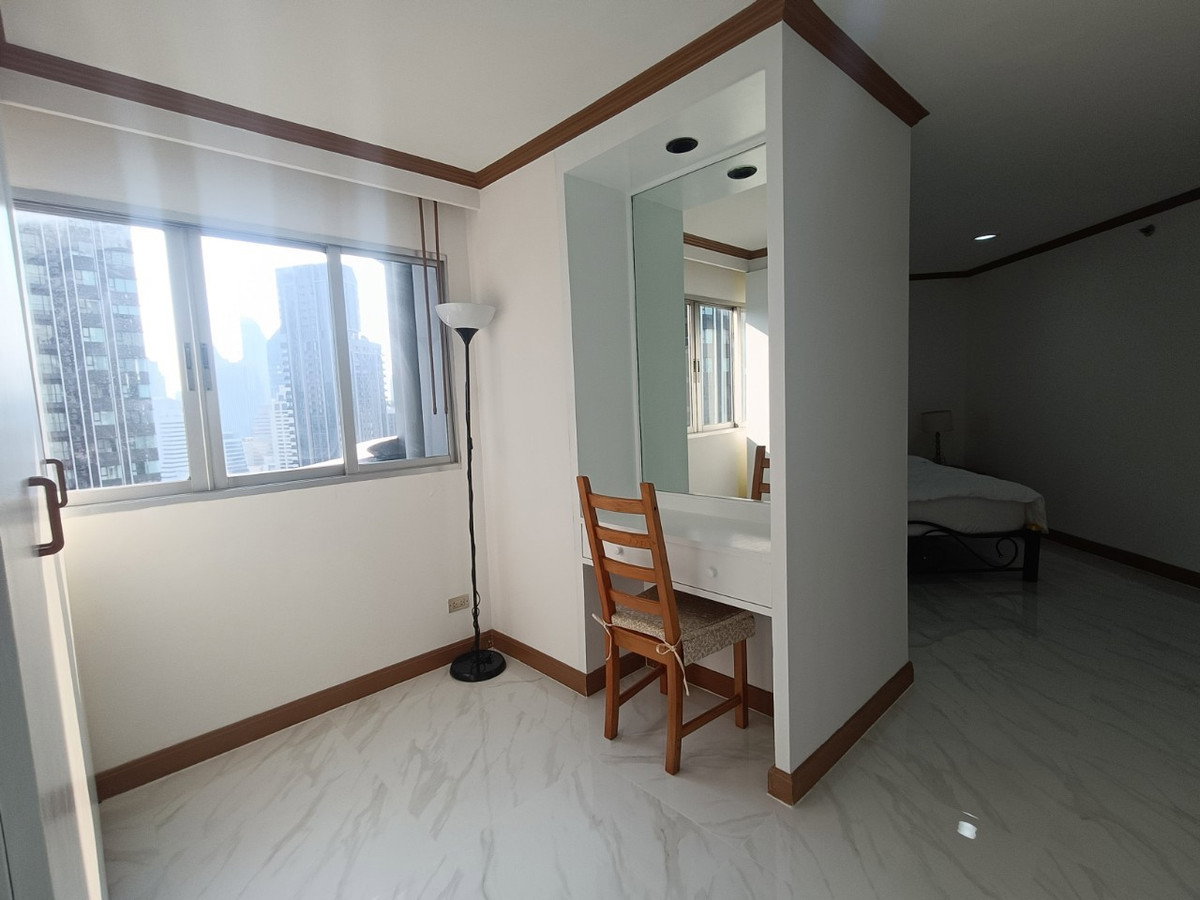รูป ✨คอนโดใหญ่  2 ห้องนอน ใจกลางวิทยุ–เพลินจิต! Wittayu Complex ห้องสวย ชั้นสูง เพียง 35k - รูปที่ 3/13
