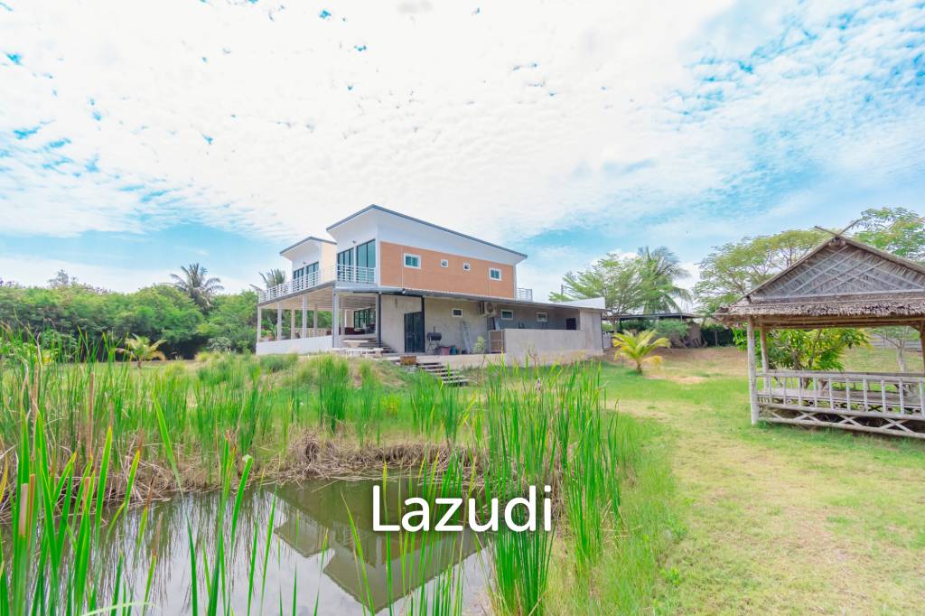 picture MODERN LOFT-STYLE CONTAINER HOME : 4 bed on large plot 2 rai - 42/46