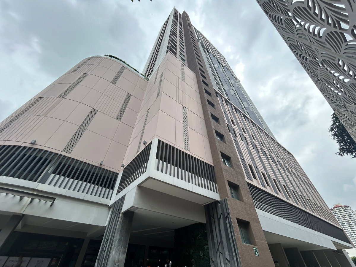 รูป BB 15426 : ริชพาร์ค @ ทริปเปิ้ลสเตชั่น - รูปที่ 2/4