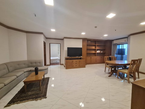 LTH7256 – Fifty Fifth Thonglor FOR RENT 3 beds 3 baths Size 165 Sq.M.Near BTS Thonglor stations ONLY 55k/month