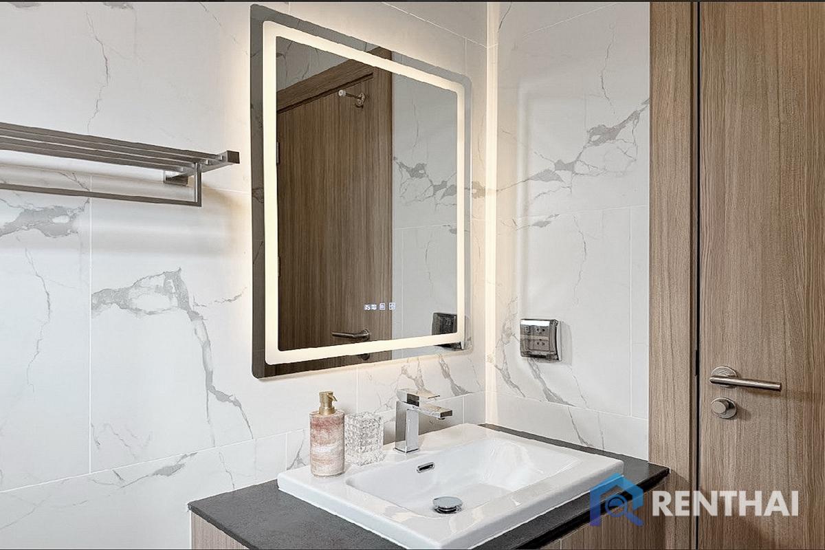 รูป บ้านหรูสไตล์โมเดิร์น 3 ห้องนอน สระว่ายน้ำส่วนตัว พัทยา - รูปที่ 11/20