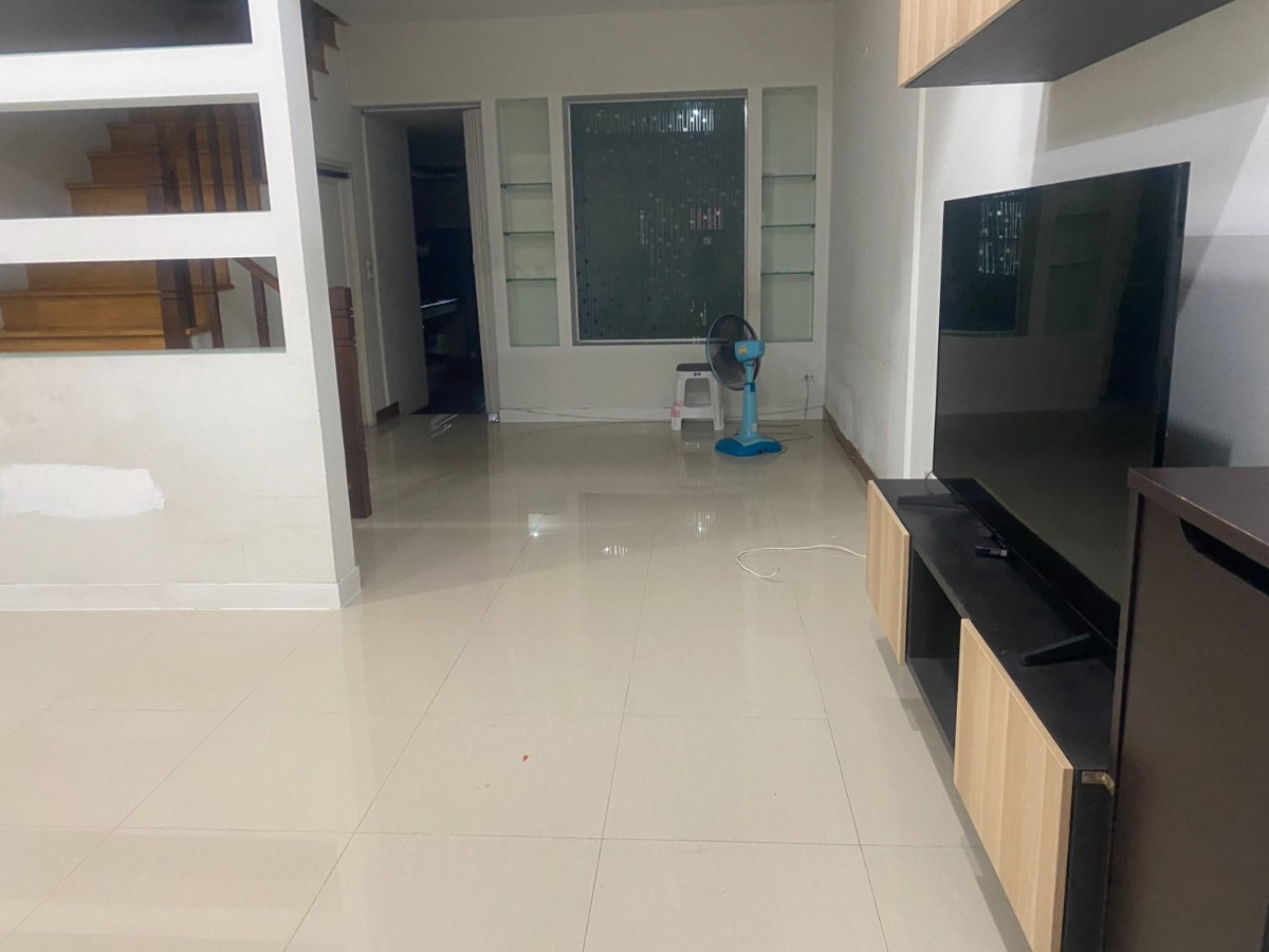 รูป ทาวน์เฮาส์ 3 ชั้นให้เช่าในลาดพร้าว 4 ห้องนอน 5 ห้องน้ำ จอดรถ 2 คัน – 29,000 บาท - รูปที่ 6/41