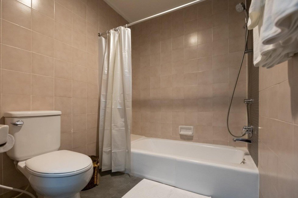 รูป LTH7410 – Krystal Court FOR RENT 2 beds 2 baths size 166 Sq.M.Near BTS Nana station ONLY 76k/month - รูปที่ 5/6