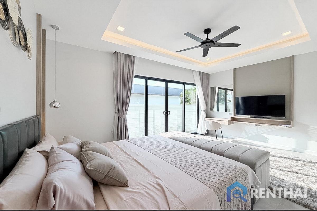 รูป บ้านหรูสไตล์โมเดิร์น 3 ห้องนอน สระว่ายน้ำส่วนตัว พัทยา - รูปที่ 2/20