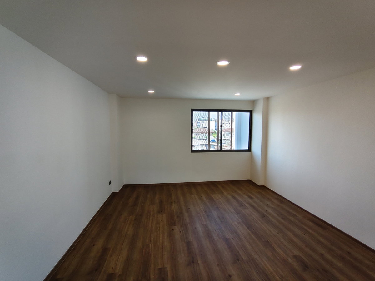 รูป [ขาย] SHO PHATTHANAKARN 32 ทาวน์โฮม ขนาด 4.5 ชั้น (Unit no: 68) - รูปที่ 38/67