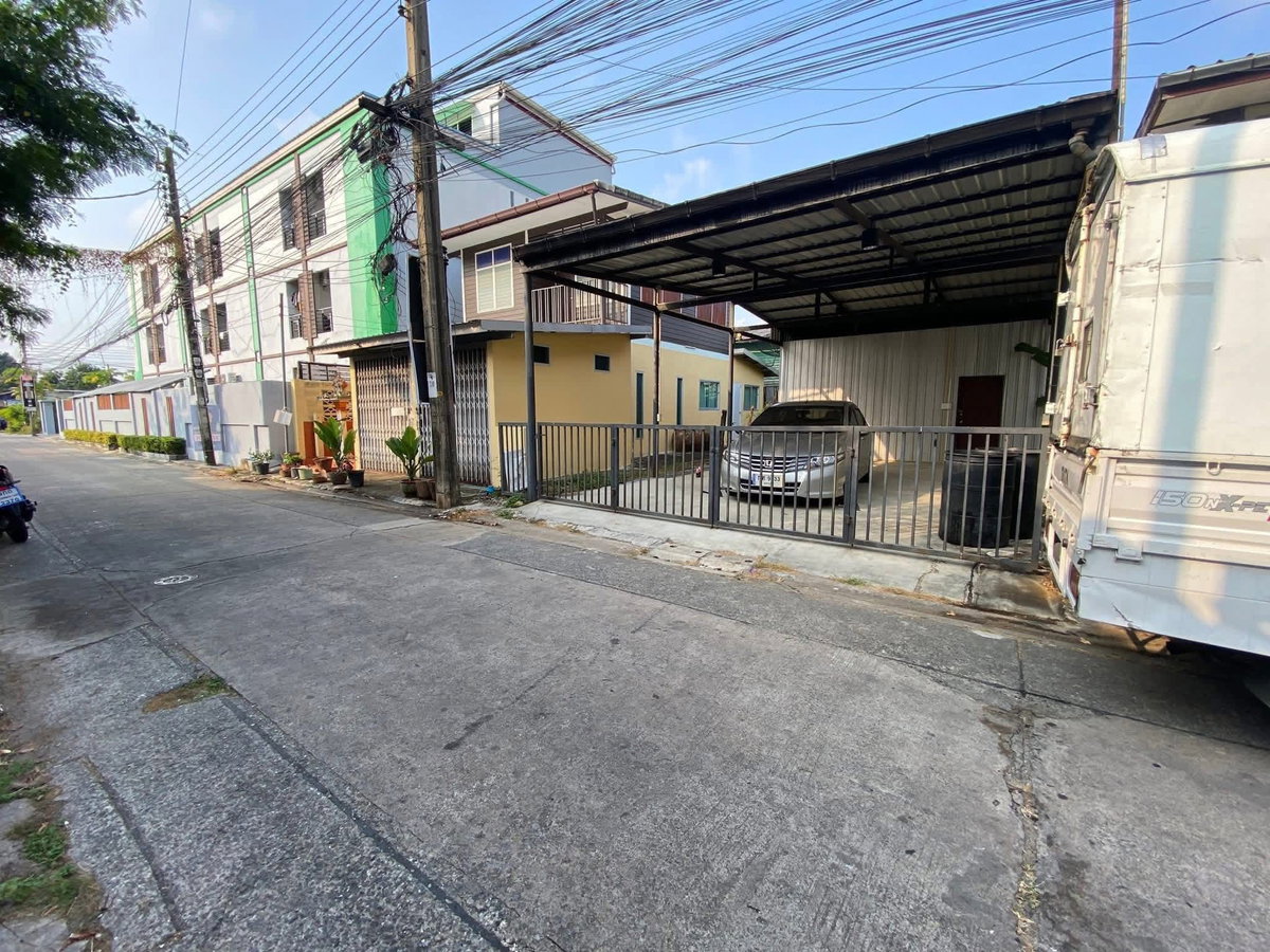 รูป ที่ดินพร้อมสิ่งปลูกสร้างซอยลาดพร้าว 58   - รูปที่ 3/3