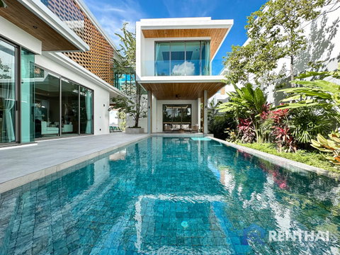 สำหรับ ขาย วิลล่า  ที่ The Teak Phuket Phase 2