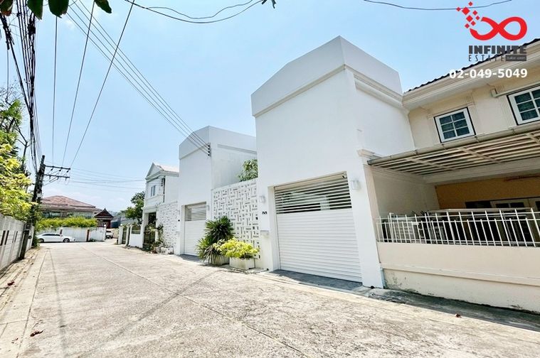 ขายทาวน์โฮม 4 ห้องนอน 250 ตร.ม. 34 ตร.ว. เขตวัฒนา