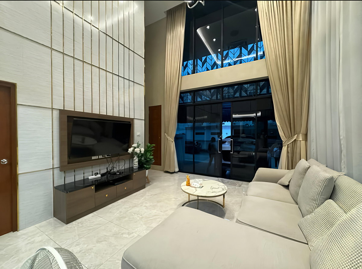 รูป 🏢✨ ให้เช่า Luxury Home Office 3.5 ชั้น โครงการ Diamond Ville ลาดพร้าว–วังหิน ซอย 4 - รูปที่ 2/14