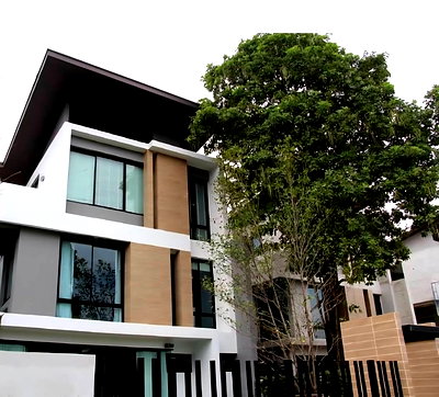 บ้านเดี่ยว พัทยา : ขายพูลวิลล่าติดชายหาดทะเล45ม เนวาน่า บียอร์น แอดบีช 348ตรม 3ชั้น นาจอมเทียน14 ที่ดิน81 ตรว. 3นอน 4น้ำ จอด2 คัน ตกแต่งบิ้วอิน 22.9ลบ