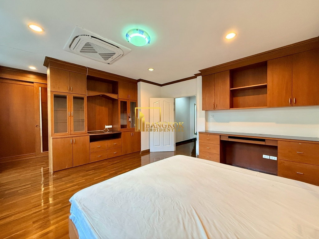 picture Baan Klang Krung Thonglor | Charming 4 Bedroom Townhouse - BR8694TH - 21/46