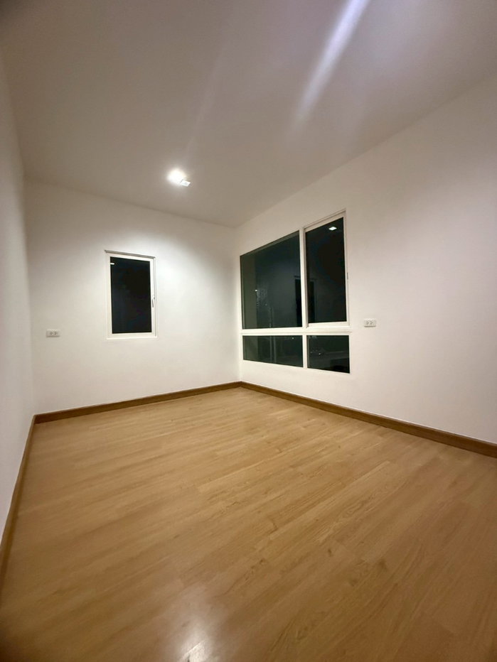 picture Golden Neo Onnut - Pattanakarn - 12/21