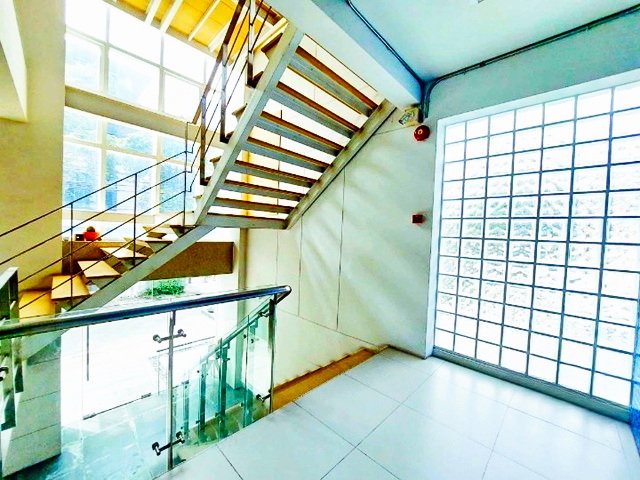 รูป ใจกลางสาทร ให้เช่าอาคารพาณิชย์ 7 ชั้น 1,285 ตร.ม. 78 ตร.วา. BTSช่องนนทรี 700 ม. Stand Alone คิงเพาเวอร์ มหานคร ทำเลนราธิวาส - รูปที่ 8/8