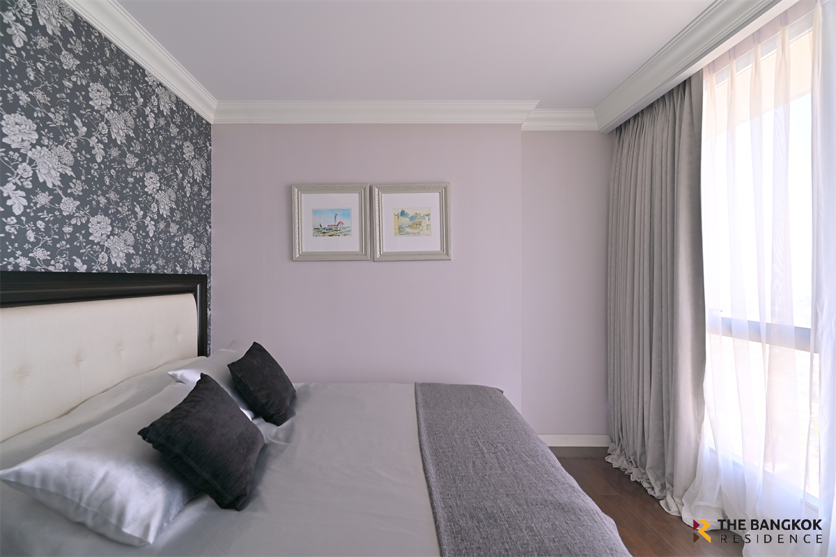 picture The Lumpini 24  Luxuriously Elevated Unit - 8/10