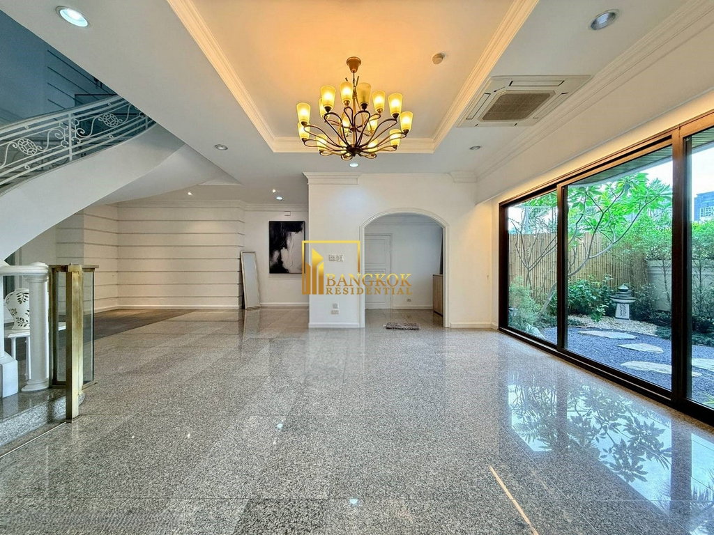 รูป Elegant 4 Bedroom Penthouse Apartment in Phrom Phong - BR20104AP - รูปที่ 7/61