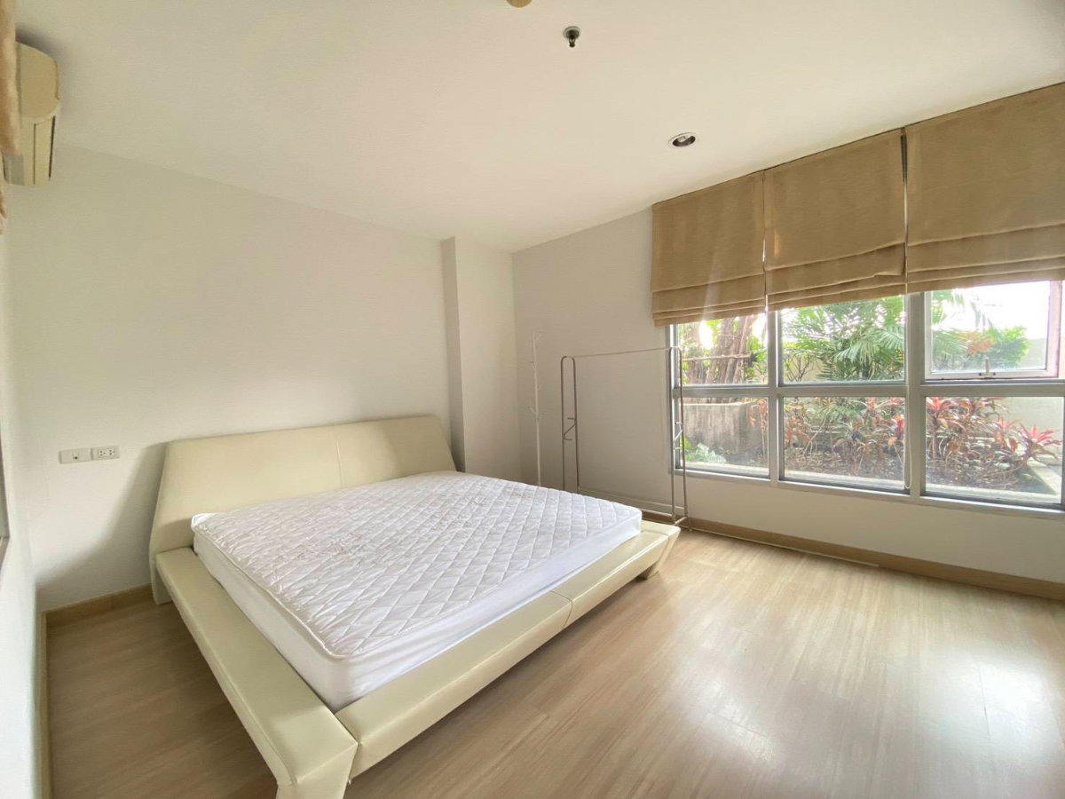 picture life Sathorn 10 for Rent, New Renovation, BTS Saint-Louis Huge Side - 5/10