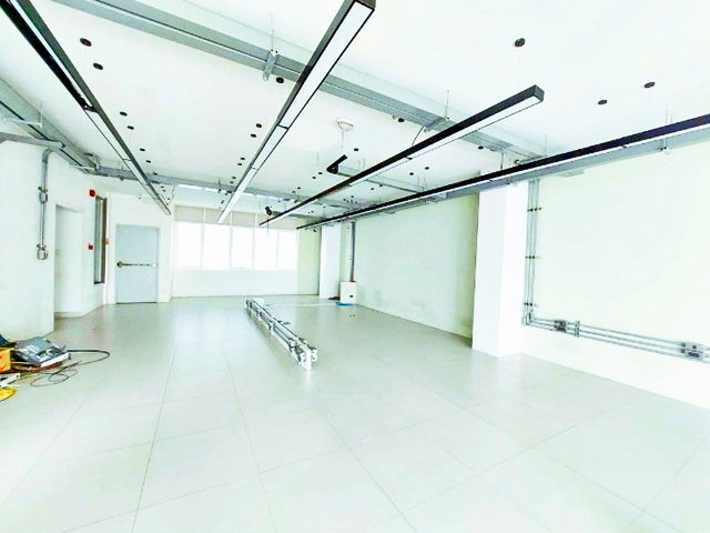 รูป BTSช่องนนทรี 700 ม. Stand Alone คิงเพาเวอร์ มหานคร ทำเลนราธิวาส ใจกลางสาทร ให้เช่าอาคารพาณิชย์ 7 ชั้น 1,285 ตร.ม. 78 ตร.วา. - รูปที่ 7/8