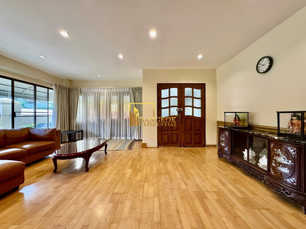 รูป Baan Suan Kasemsuwan | Impressive 3 Bed Townhouse For Rent - BR8860TH - รูปที่ 4/44