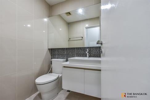 Condolette Ize Ratchathewi near BTS Ratchathewi Room available, great price