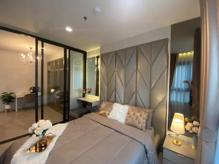 รูปภาพ Life Sathorn Sierra【𝐑𝐄𝐍𝐓】🔥A room with a sleek and luxurious design, maintaining a cozy and comfortable feel.🔥 Contact Line ID: @hacondo