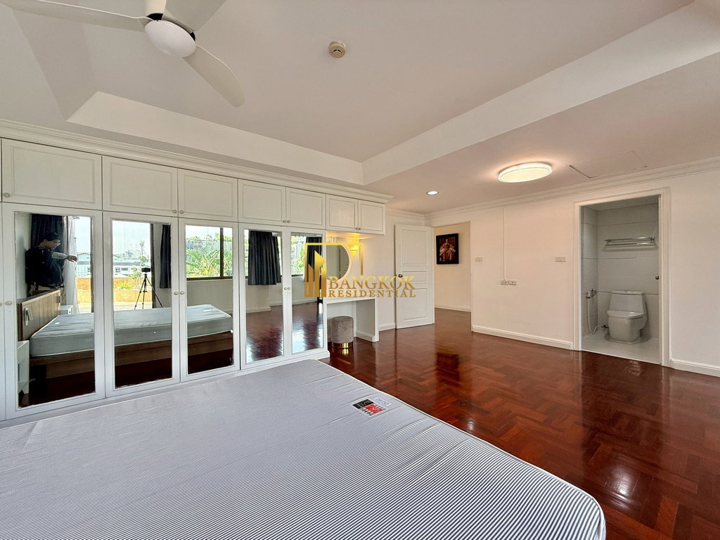 รูป Elegant 4 Bedroom Penthouse Apartment in Phrom Phong - BR20104AP - รูปที่ 36/61
