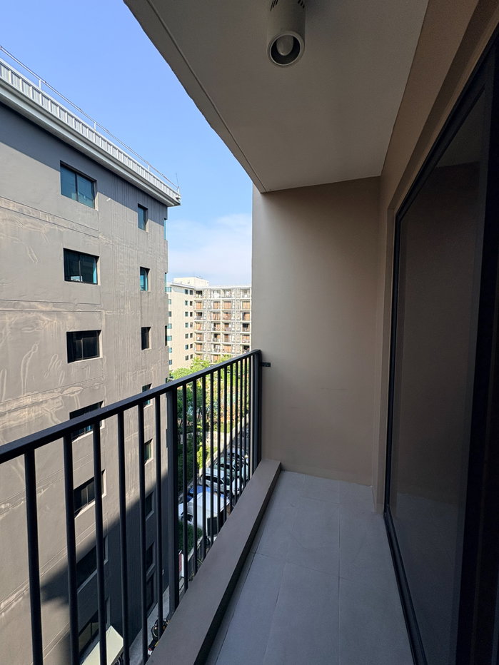 รูป ห้องรีโนเวทใหม่ พร้อมอยู่ ใกล้ BTS สุรศักดิ์ เพียง 1.1 กิโลเมตร อาคาร C ชั้น 6 วิวสวน ลมดี พื้นที่ 30.36 ตร.ม. 2.39 ล้าน ฟรีโอน - รูปที่ 11/18