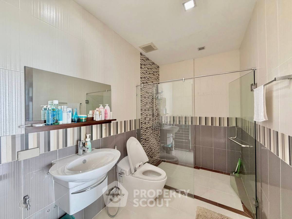 รูป คอนโด 2-ห้องนอน ที่ คาซาลูน่า พาราดิโซ ใน แสนสุข (ID 2756044) - รูปที่ 6/14