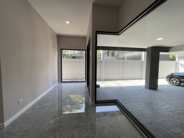 รูป HR3340 FOR RENT Ultra-Luxury House @Sage Thonglor 25 บ้านเดี่ยว 4.5 ชั้น ระดับพรีเมียม พร้อมลิฟต์ส่วนตัวและสระว่ายน้ำใจกลางทองหล่อ - รูปที่ 2/46