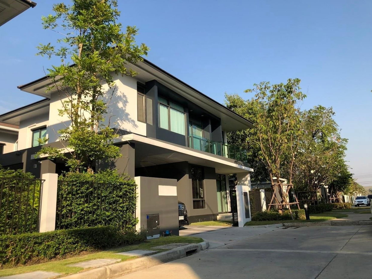 รูป LTHC7065 – Single House FOR SALE at Krungthep Kreetha 4 beds 5 baths 260 sq.M. Near BTS Bearing station ONLY 19.9 MB - รูปที่ 1/5