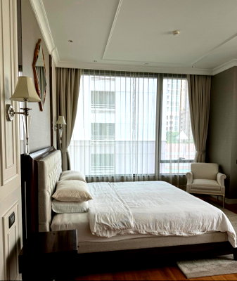 Condos for rent : Rent a beautiful, luxurious corner unit at Sindhorn Residence, ready to move in, near BTS Chidlom. Interested? Add me on Line: @841qqlnr
